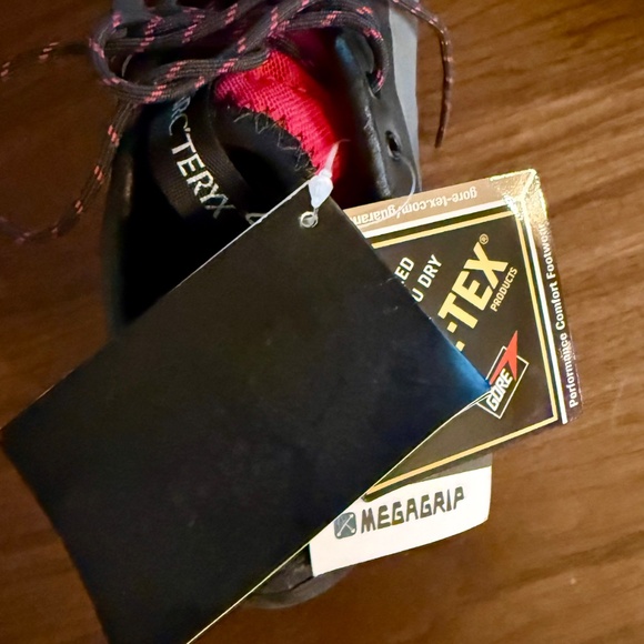 NWT Women’s Arc'teryx Acrux FL GTX approach shoe. - Picture 6 of 7